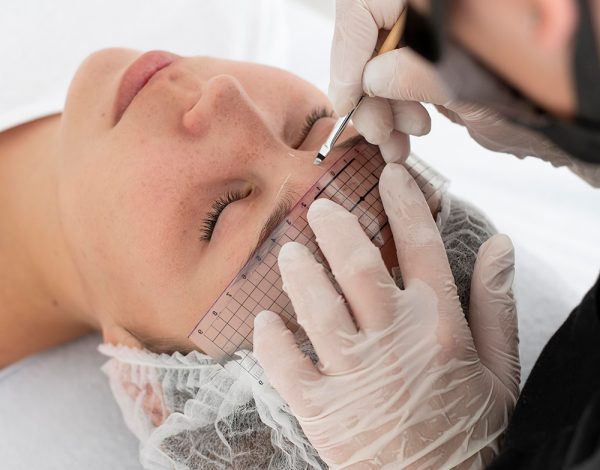 caucasian-woman-going-through-microblading-procedure (2)